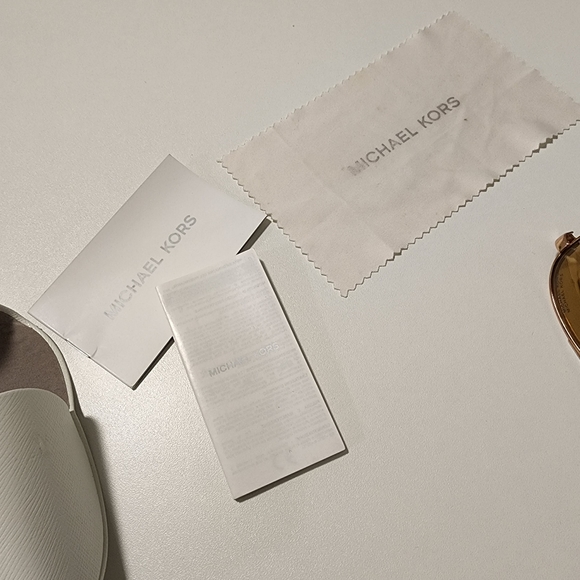 Micheal Kors White Aviator glasses - Picture 6 of 7